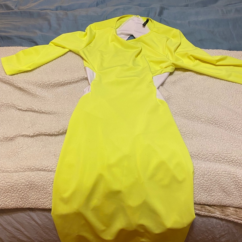 Good Time Yellow Bodycon Dress. Size Large.